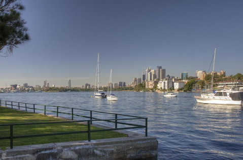 Summery, Spacious 4 Bed Home In Kurraba Point - Accommodation Brisbane 20