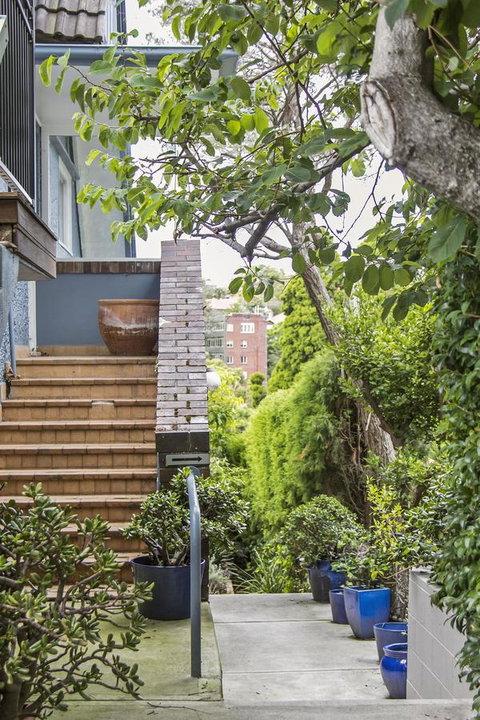 Summery, Spacious 4 Bed Home In Kurraba Point - Accommodation Brisbane 15