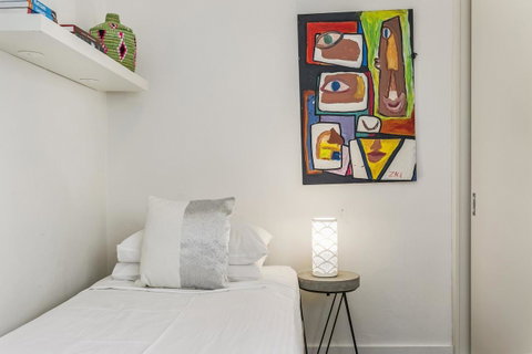 Summery, Spacious 4 Bed Home In Kurraba Point - Accommodation Brisbane 7