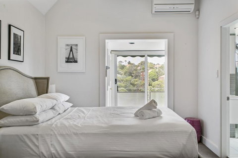 Summery, Spacious 4 Bed Home In Kurraba Point - Accommodation Brisbane 5