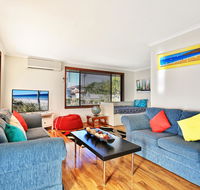 Sandy Toes Beach House Jervis Bay - 2min to Beach - Accommodation Brisbane