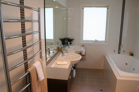 Encore Apartments - Accommodation Brisbane 11