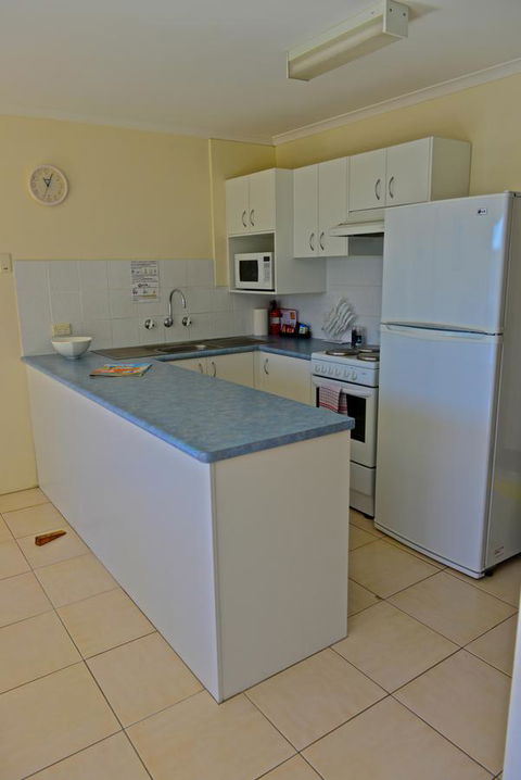 Beach House Holiday Apartments - Accommodation Brisbane 12