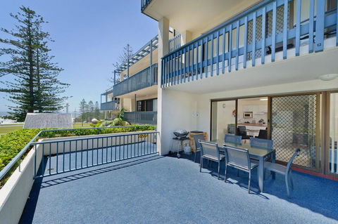 Beach House Holiday Apartments - Accommodation Brisbane 23