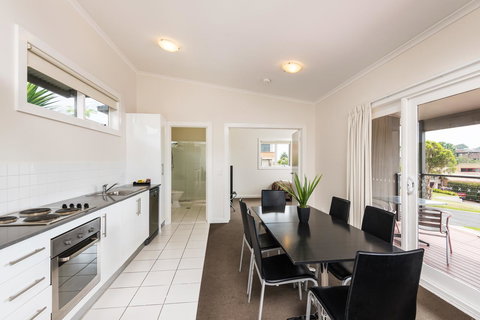 Horizon Holiday Apartments - Accommodation Brisbane 0