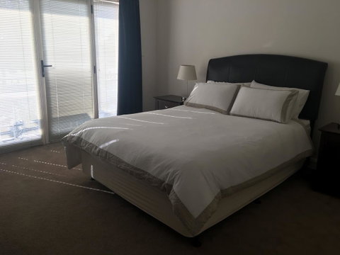 Travers Street Apartment - Accommodation Brisbane 2