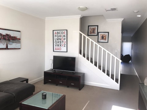 Travers Street Apartment - Accommodation Brisbane 6