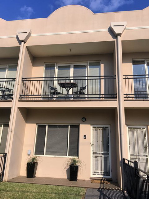 Travers Street Apartment - Accommodation Brisbane 0