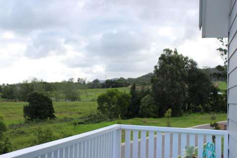 Red Waratah - Accommodation Brisbane 11