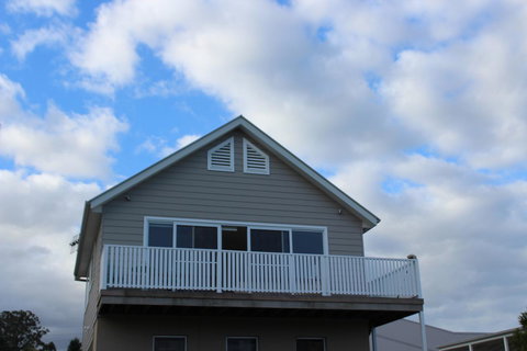 Red Waratah - Accommodation Brisbane 9