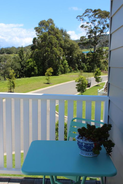 Red Waratah - Accommodation Brisbane 1