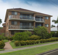 9 Braemar- skip hop and jump from everything - Accommodation Brisbane