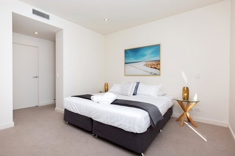 The Penthouse - Accommodation Brisbane 13