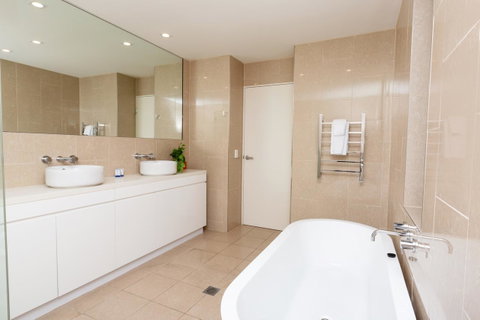 The Penthouse - Accommodation Brisbane 14