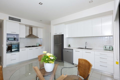 The Penthouse - Accommodation Brisbane 6