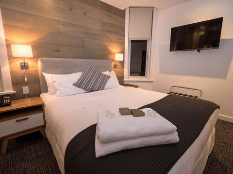 Crown Hotel Surry Hills - Accommodation Brisbane 2
