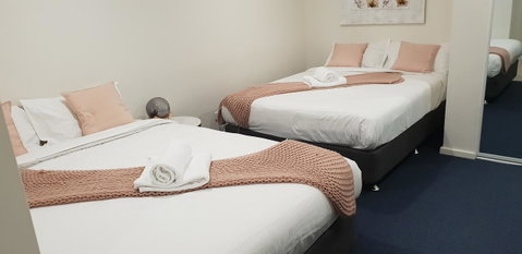 Carlton Suites - Accommodation Brisbane 12