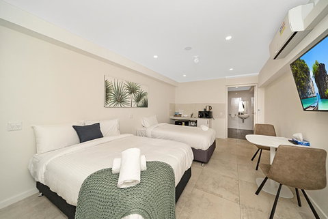 Carlton Suites - Accommodation Brisbane 0