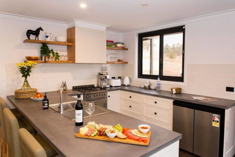 Belisi Farmstay Cottage - Accommodation Brisbane 4