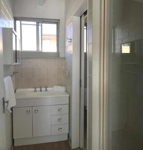 Kon Tiki Apartments - Accommodation Brisbane 8