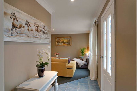 Mountainside B & B - Accommodation Brisbane 4