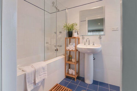 Mountainside B & B - Accommodation Brisbane 5