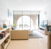 Newly settled three bedrooms apartment in CBD - Accommodation Brisbane