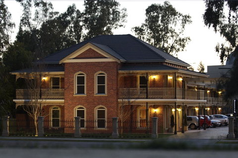 Carlyle Suites & Apartments - Accommodation Brisbane 0