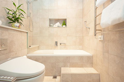 Art Deco Apartment With Breathtaking Water Views - Accommodation Brisbane 5