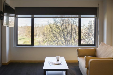 Crowne Plaza Canberra, An IHG Hotel - Accommodation Brisbane 29