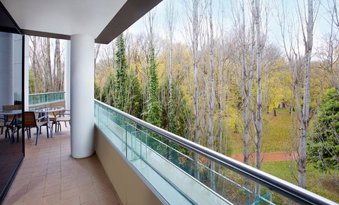 Crowne Plaza Canberra, An IHG Hotel - Accommodation Brisbane 12