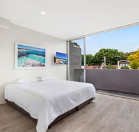 Bondi Beach Studio King Suite  Balcony