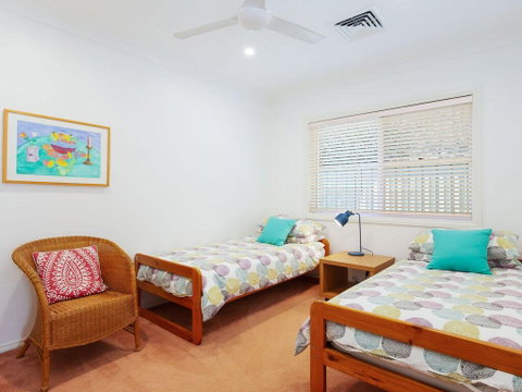 Bonito', 26 Bonito Street - Pet Friendly Housewith Aircon - Accommodation Brisbane 3