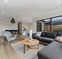 Brand New and Beautiful - Rosebud Holiday Home - Accommodation Brisbane