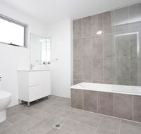 Brand new Family Friendly Apartment for 7 - Accommodation Brisbane