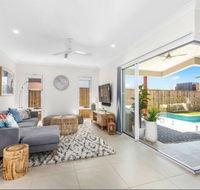 Brand New PRIZE HOME 50m path to beach - Accommodation Brisbane