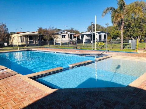 Broadwater Beach Cottage With WiFi - Accommodation Brisbane 0