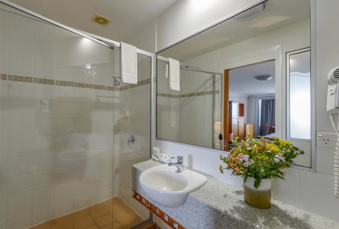 Burnett Riverside Hotel - Accommodation Brisbane 2