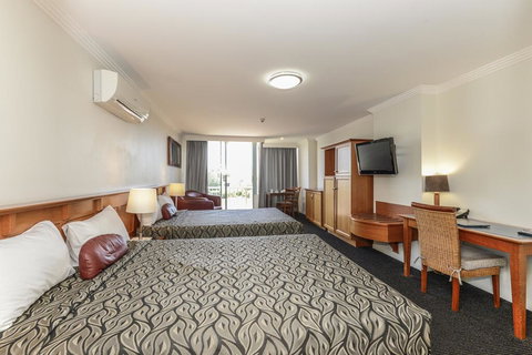 Burnett Riverside Hotel - Accommodation Brisbane 3