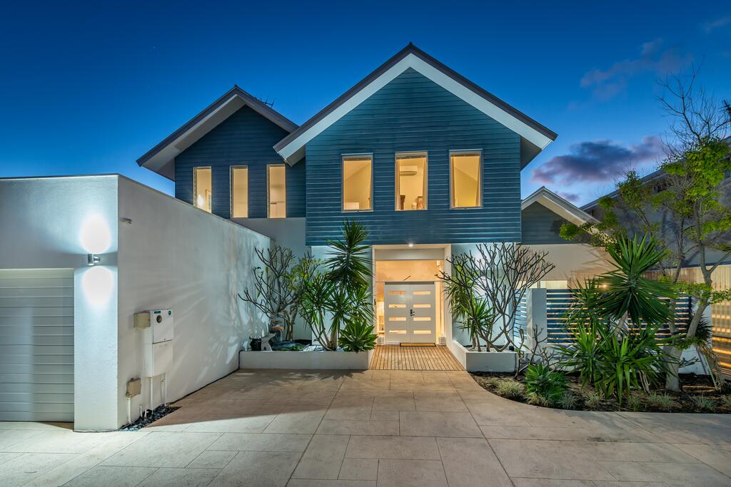 Burns Beach WA Accommodation Brisbane