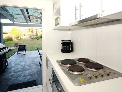 Callala Sun - Modern And Functional - Accommodation Brisbane 1