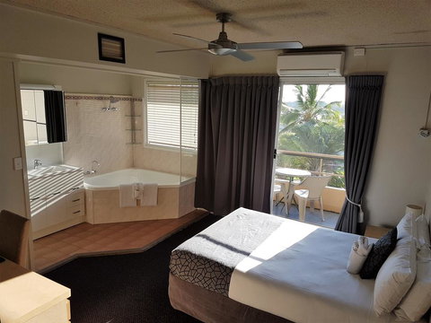 Camelot Motel - Accommodation Brisbane 1