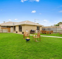 CAPEL Family Home large yard close to beach - Accommodation Brisbane