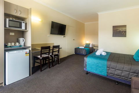 Caravilla Motor Inn - Accommodation Brisbane 1