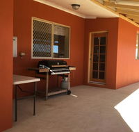 Caretakers Cottage Budget Accommodation - Accommodation Brisbane