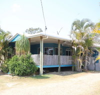 CASTAWAY BEACH HOUSE - Accommodation Brisbane