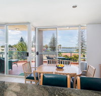 Castillo Del Mar 10 - Lake View Roof Terrace with Spa - Accommodation Brisbane