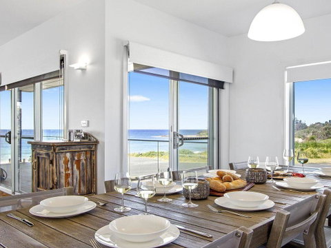 Catalina - Brand New House - Accommodation Brisbane 0