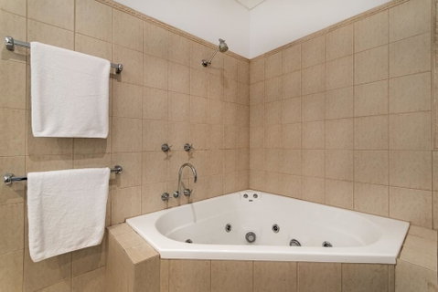 Catalina - Port Douglas - Accommodation Brisbane 1