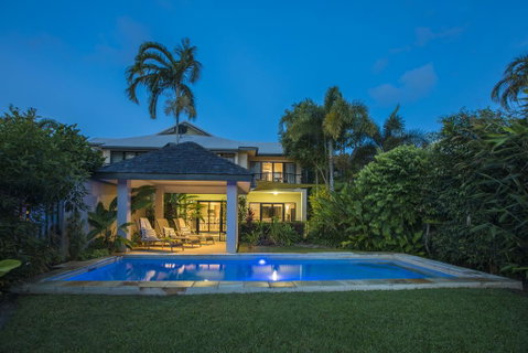 Catalina - Port Douglas - Accommodation Brisbane 0
